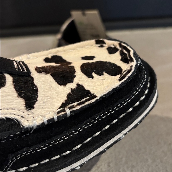 Ariat Cruiser Black Suede Black & White Hair On - Picture 6 of 10